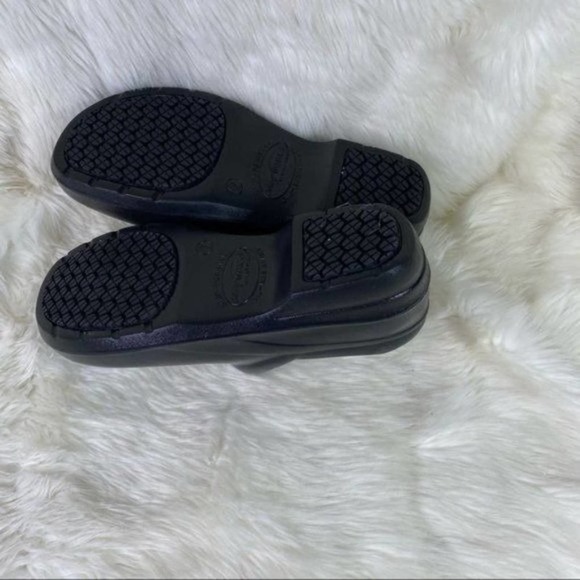 Easy WORKS by Easy Street Kris Women's Slip-Resistant Slip-on Shoe NWT - Picture 6 of 10